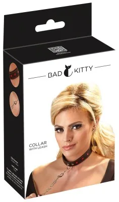 Bad Kitty halsband met rode hartjes, in de verpakking