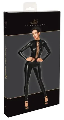 Noir wetlook jumpsuit met sierveters, in de verpakking