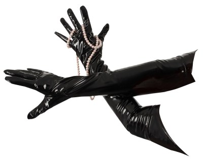 Lange lak handschoenen zwart van Black Level, gedragen